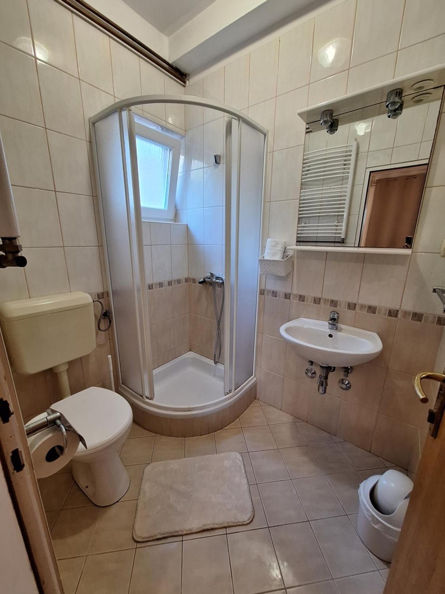 Vera Kampor Buitenkant foto